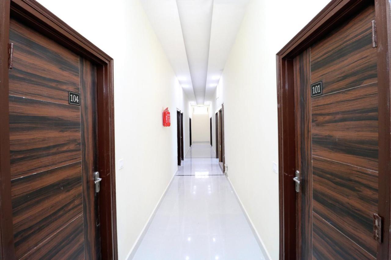 Oyo 24122 Hotel Sharnam Kharar Exterior photo