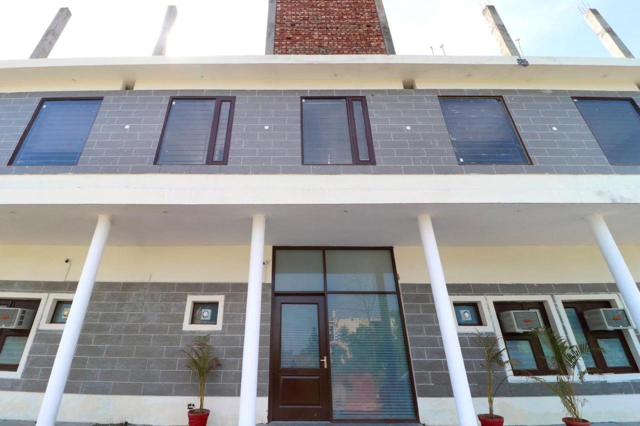 Oyo 24122 Hotel Sharnam Kharar Exterior photo